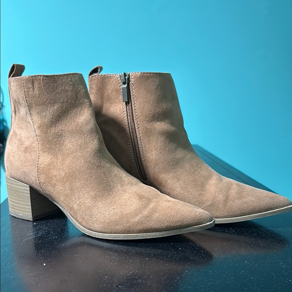 Universal Thread Tan Ankle Booties with Block Heel